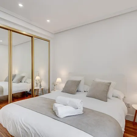 Zubi By Sanse Holidays Apartment