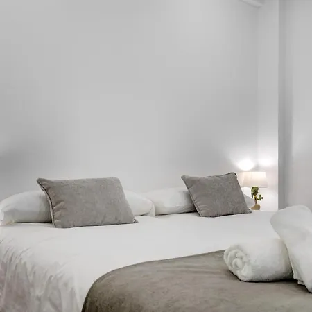 Zubi By Sanse Holidays Apartment *